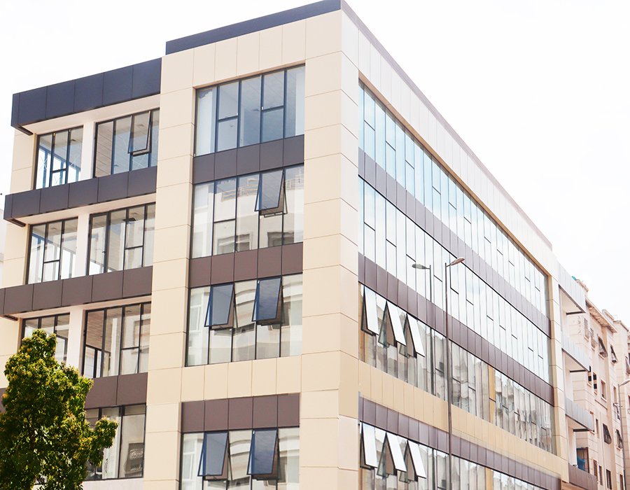 Centre Commercial et Plateaux Bureaux MABROKA - Image 3